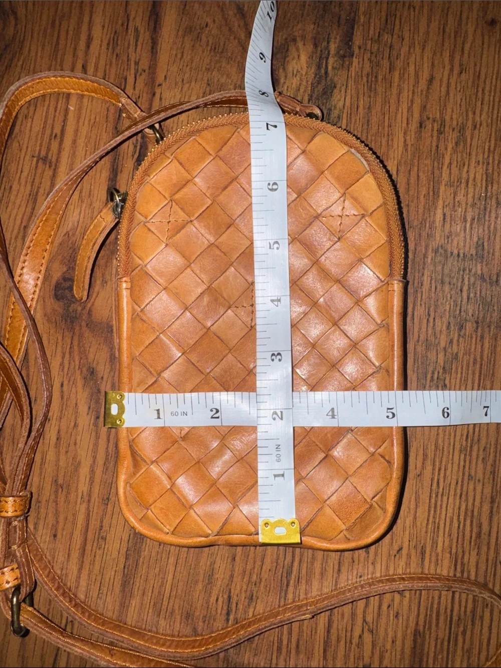Vilenca Men's Tan Woven Leather Messenger Crossbody